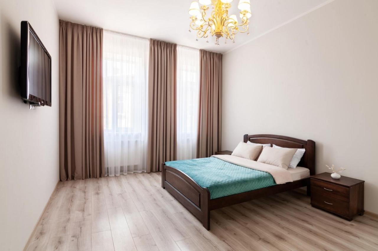 куліша, 12 5 Apartment *