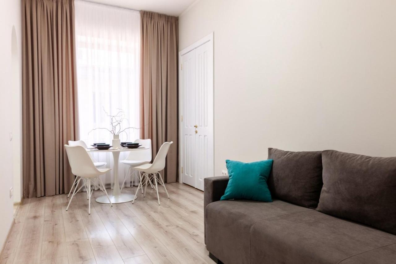 куліша, 12 5 Apartment *